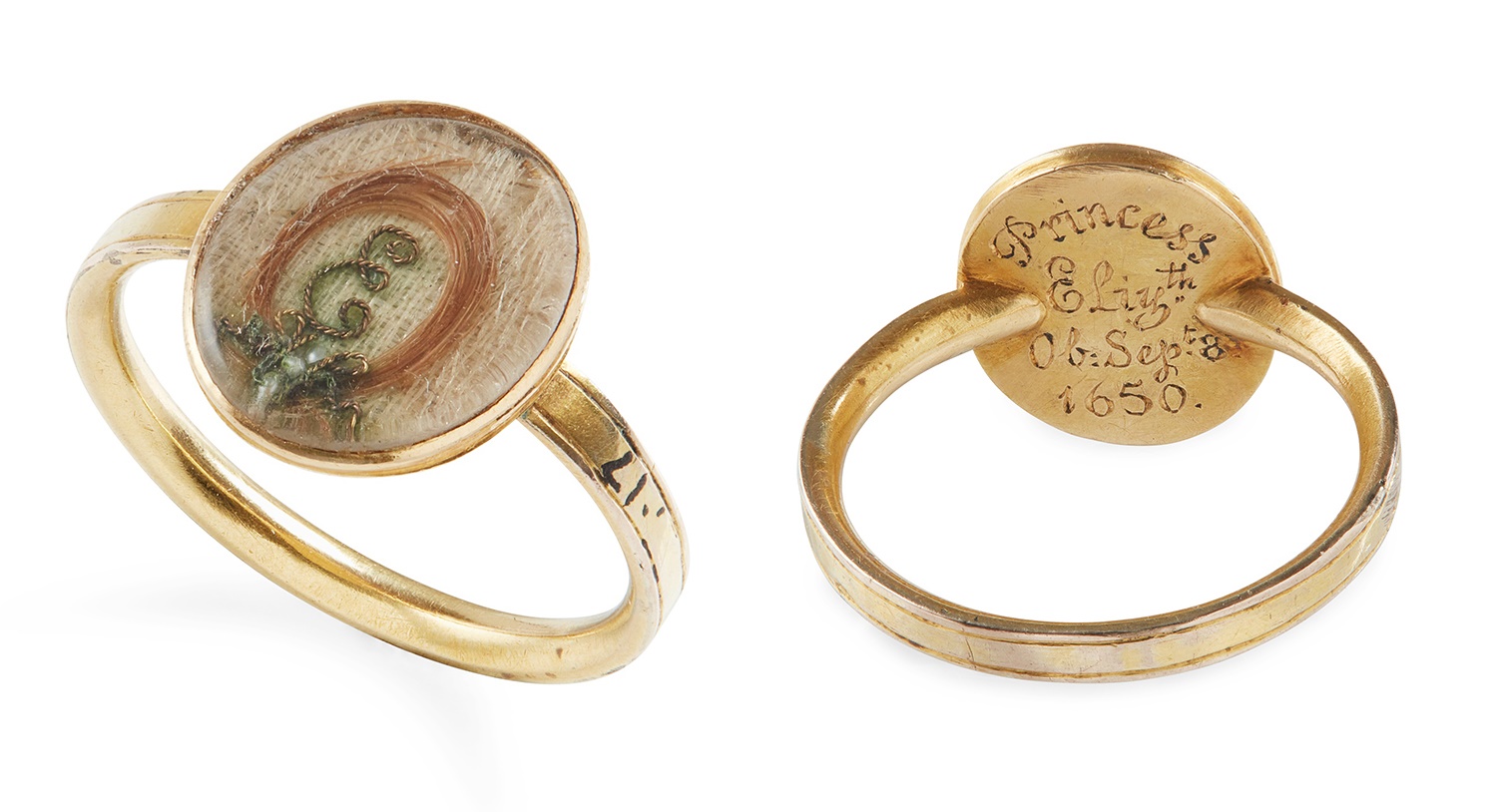  A ‘STUART CRYSTAL’ GOLD AND HAIR MOUNTED MEMORIAL RING